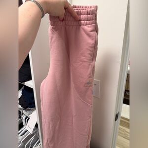 Alo Yoga Make Waves Sweatpants in Sunset Pink Tonal in size Medium